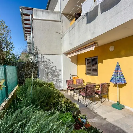 Apartment Ava